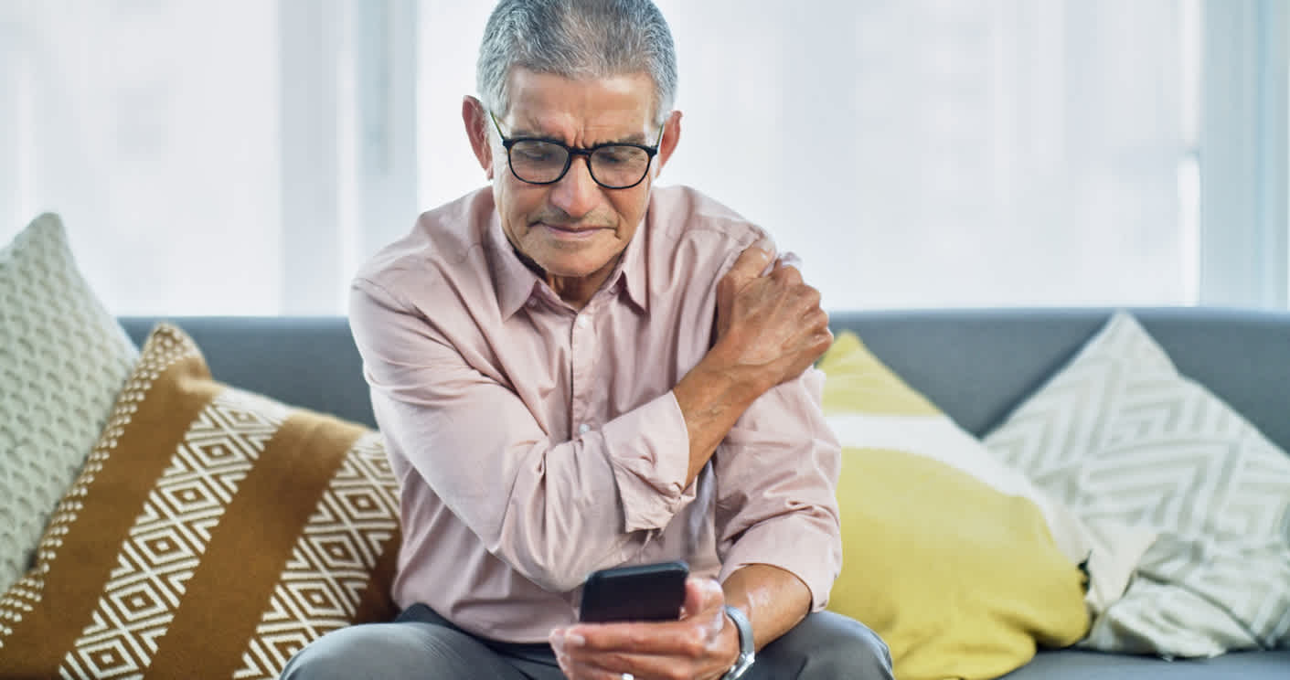 elderly-man-with-shoulder-pain