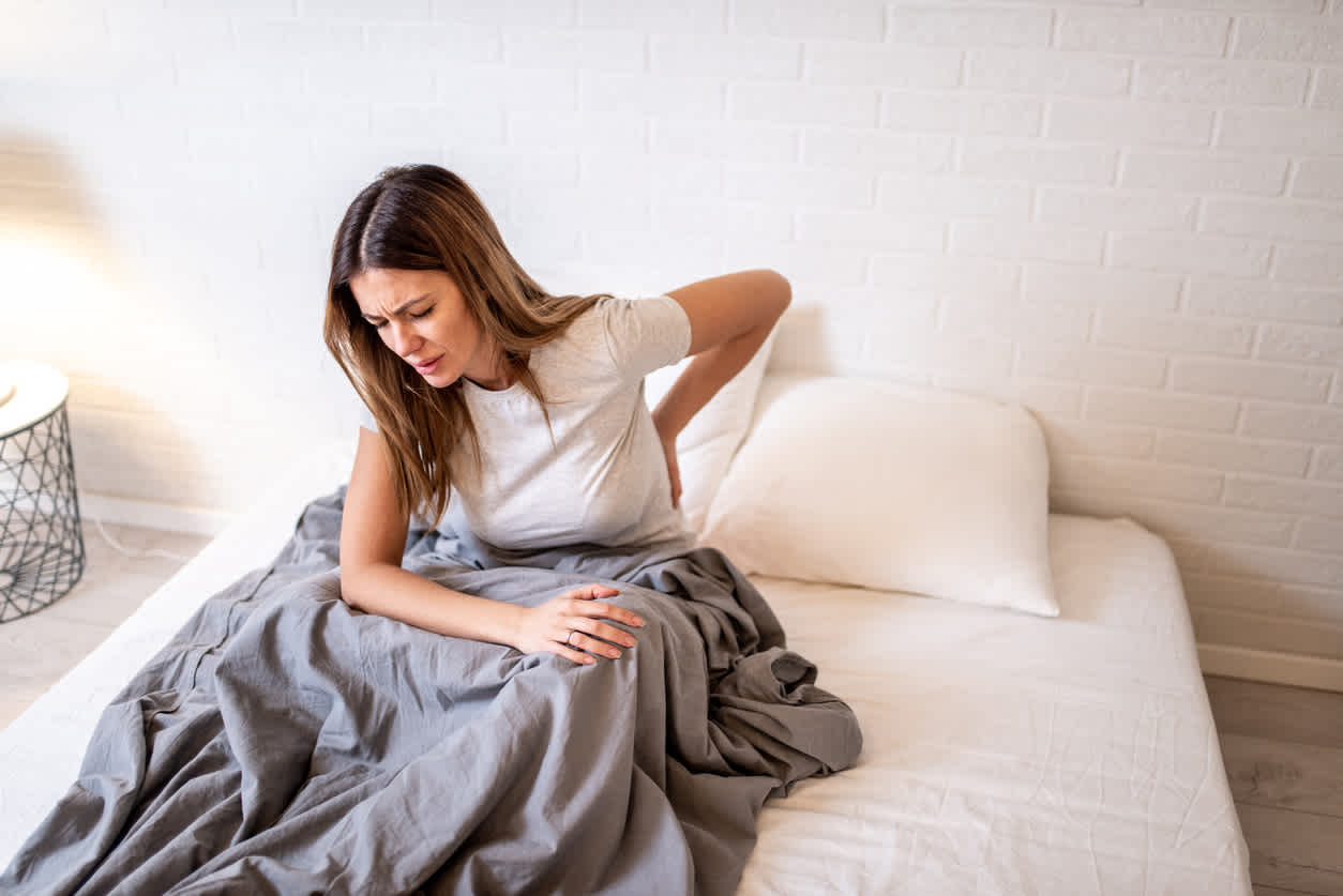 woman-feeling-sciatica-pain-when-sleeping