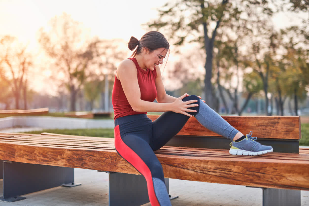 woman-with-knee-pain