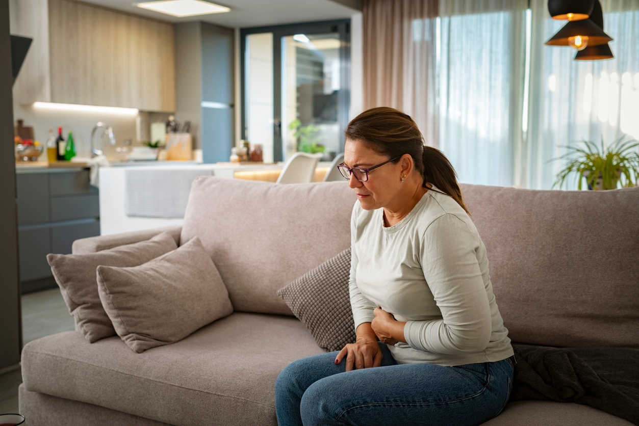 woman-experiencing-constipation