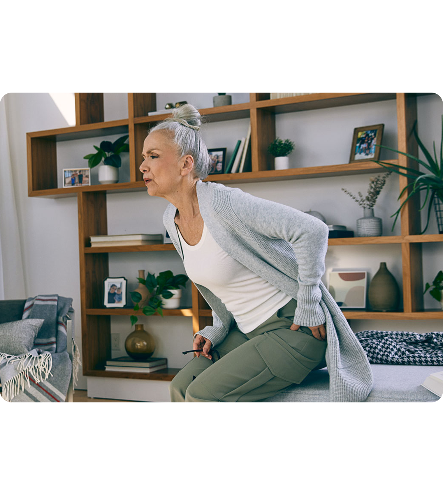 Member in pain before HingeConnect